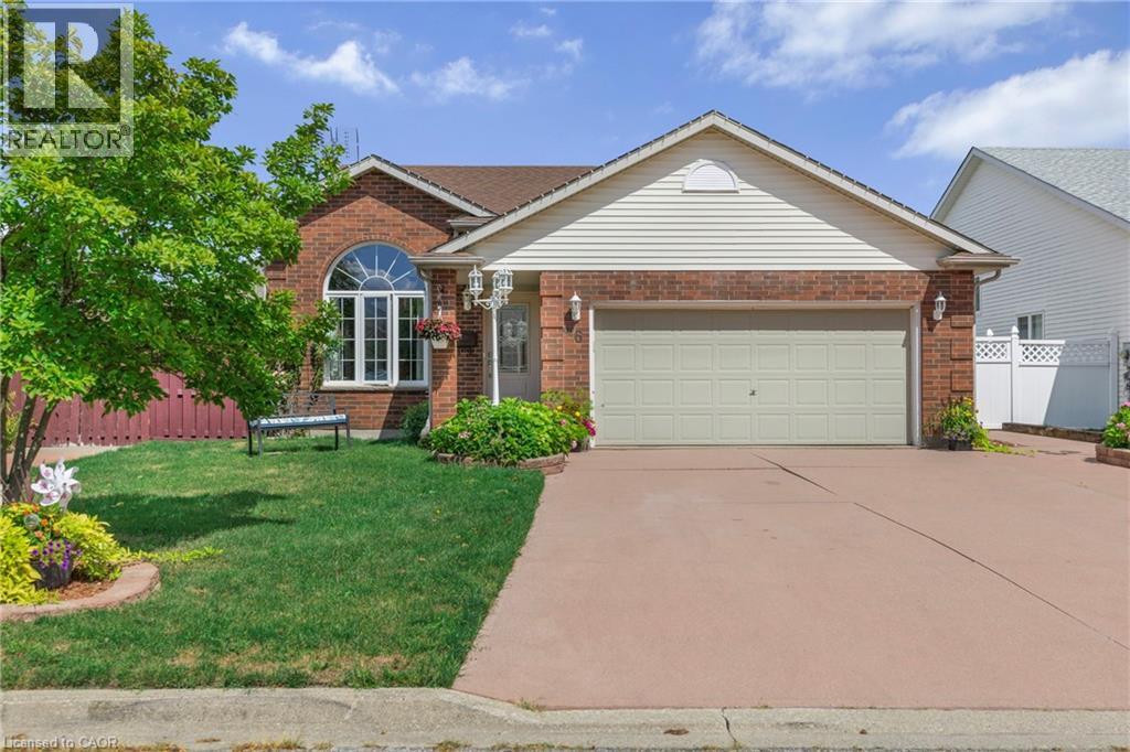 46 Foxhill Cres, St. Catharines, ON L2S 3V1