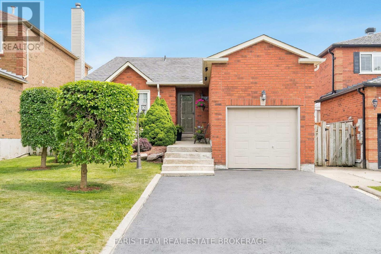 41 Mcdougall Dr, Barrie, ON L4N 7H7