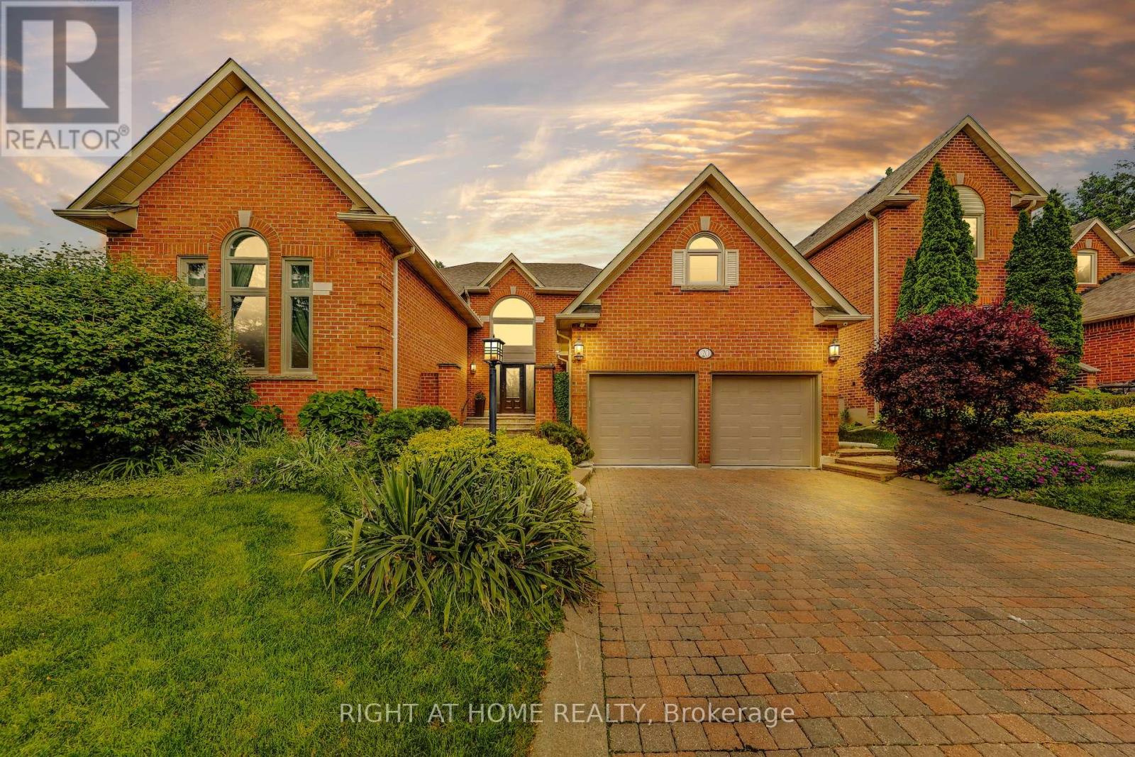 20 Woburn Dr, Vaughan Islington Woods, ON L4L 7H8