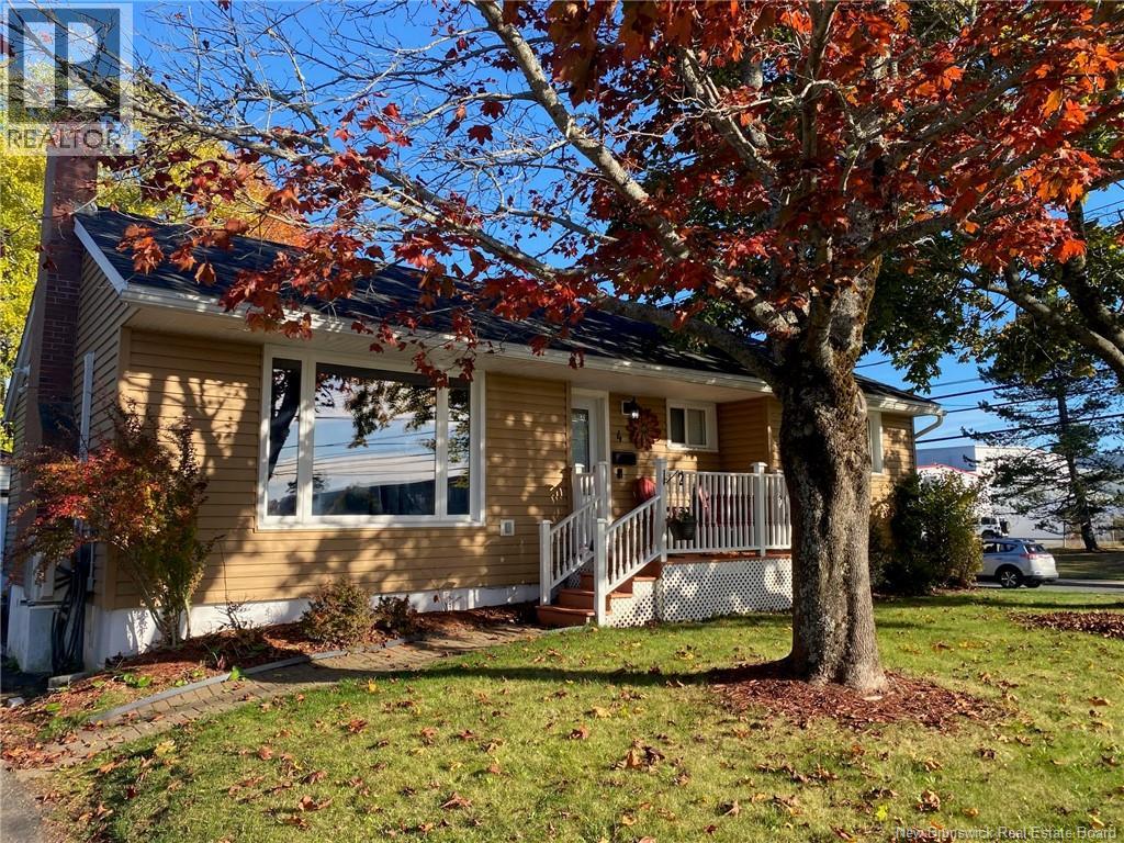 4 Ray St, Saint John, NB E2K 2K4