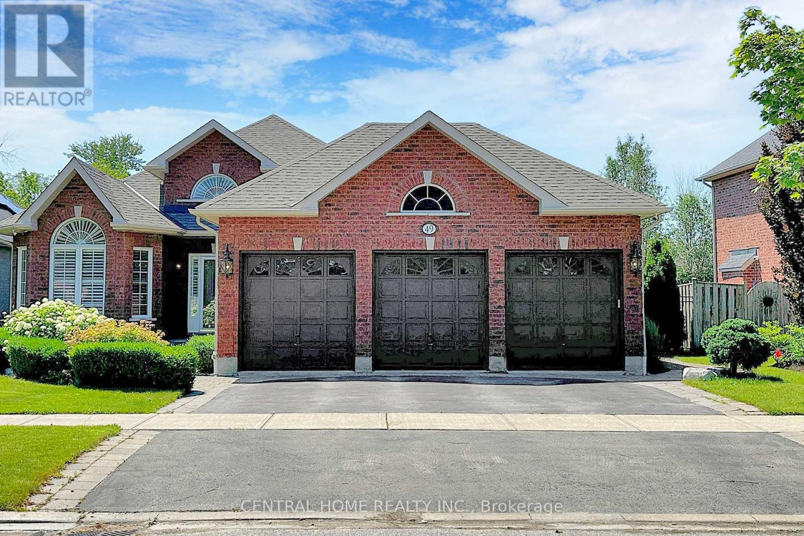 49 Ferncroft Dr, Georgina, ON L4P 4B8