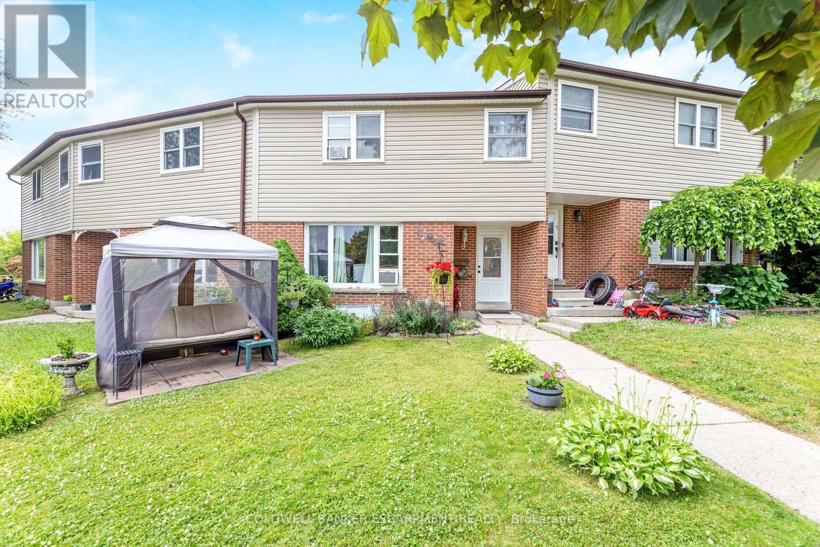 9 Kingham Rd, Halton Hills, ON L7J 1S3