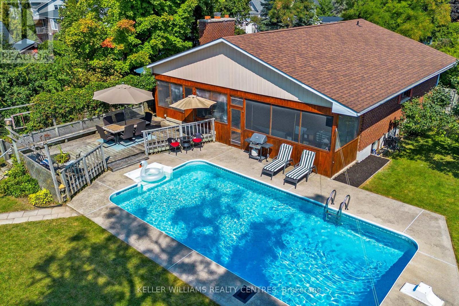 121 Queen St, Kawartha Lakes Fenelon Falls, ON K0M 1N0