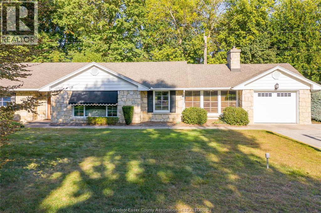 1506 Whitewood, Kingsville, ON N9Y 2V9