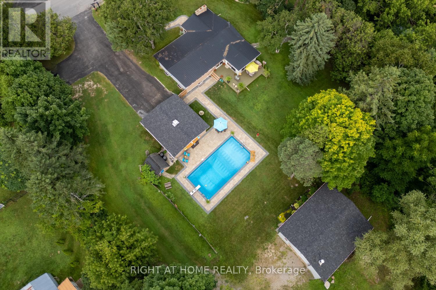 141 Platten Blvd, Scugog, ON L9L 1B4