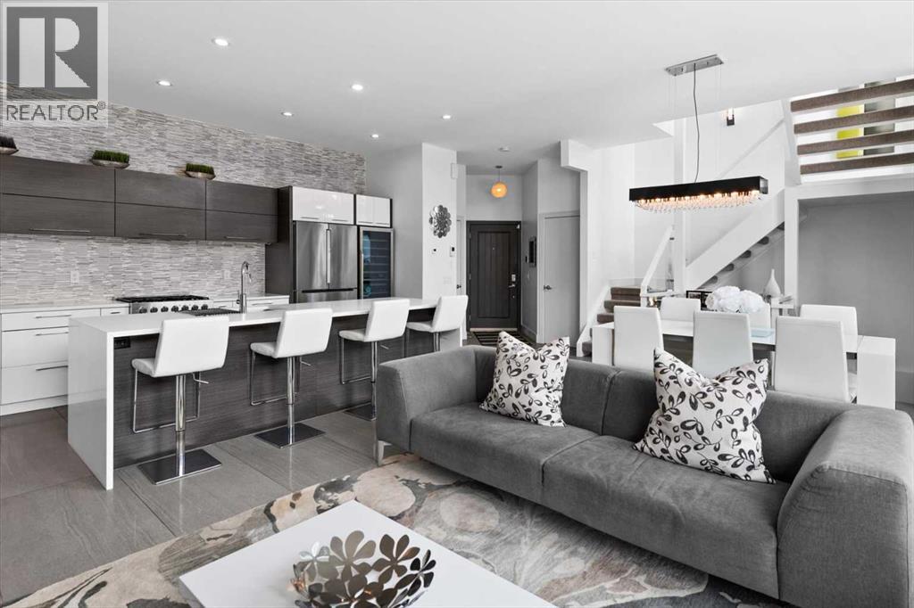 408 13 Street Nw Unit 3, Calgary, AB T2N 1Z2