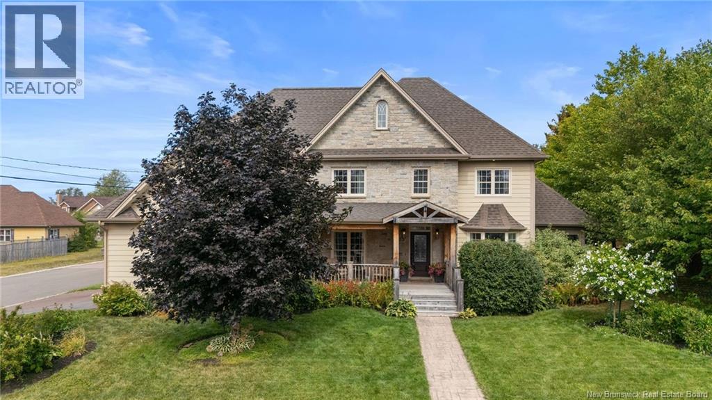 53 Gillespie St, Dieppe, NB E1A 8T4