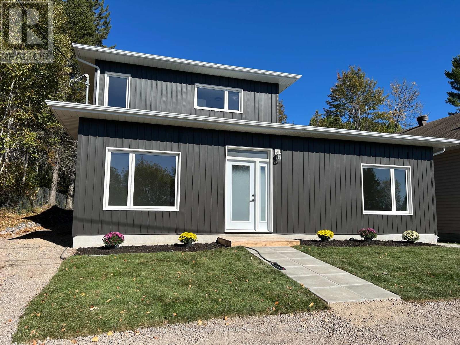 16 Birch St, Powassan, ON P0H 1Z0