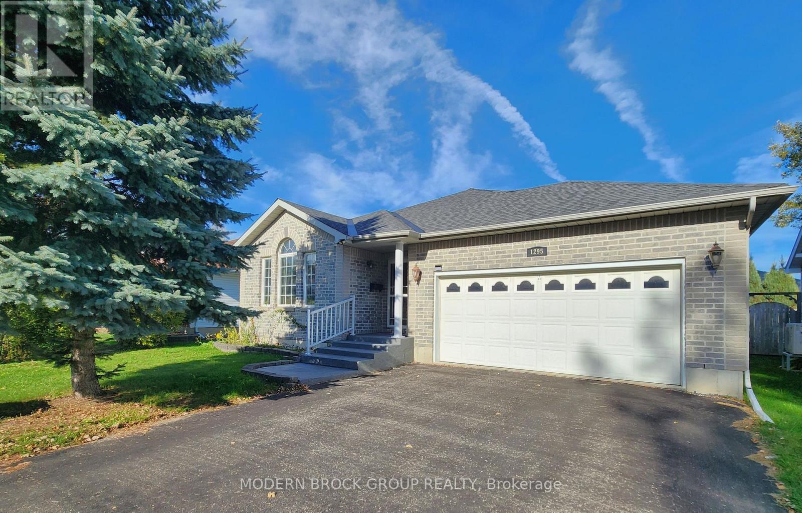 1295 Cuthbertson Ave, Brockville, ON K6V 6Y2