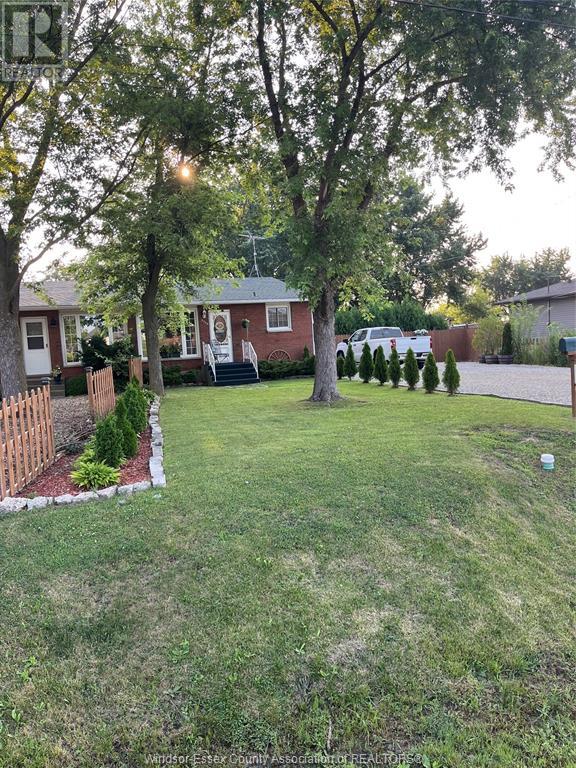 5352 Huron Church, Lasalle, ON N9H 1H6