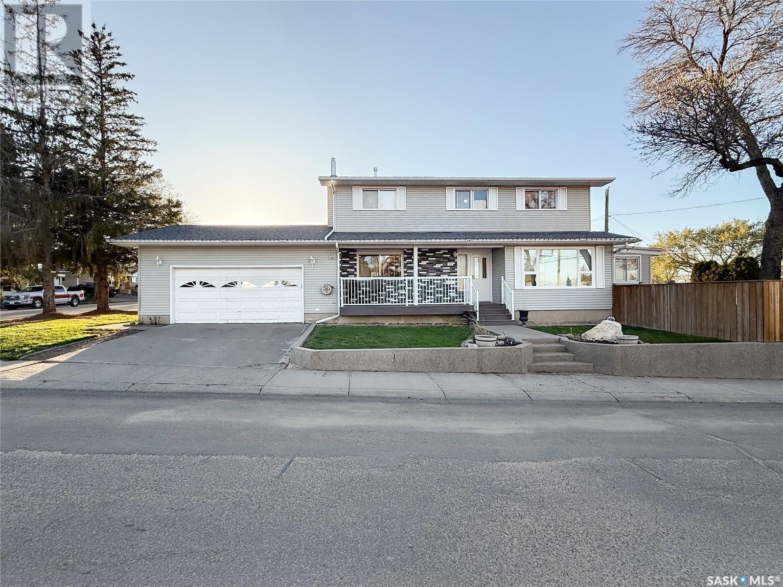 11 Conlin Dr, Swift Current, SK S9H 3A7
