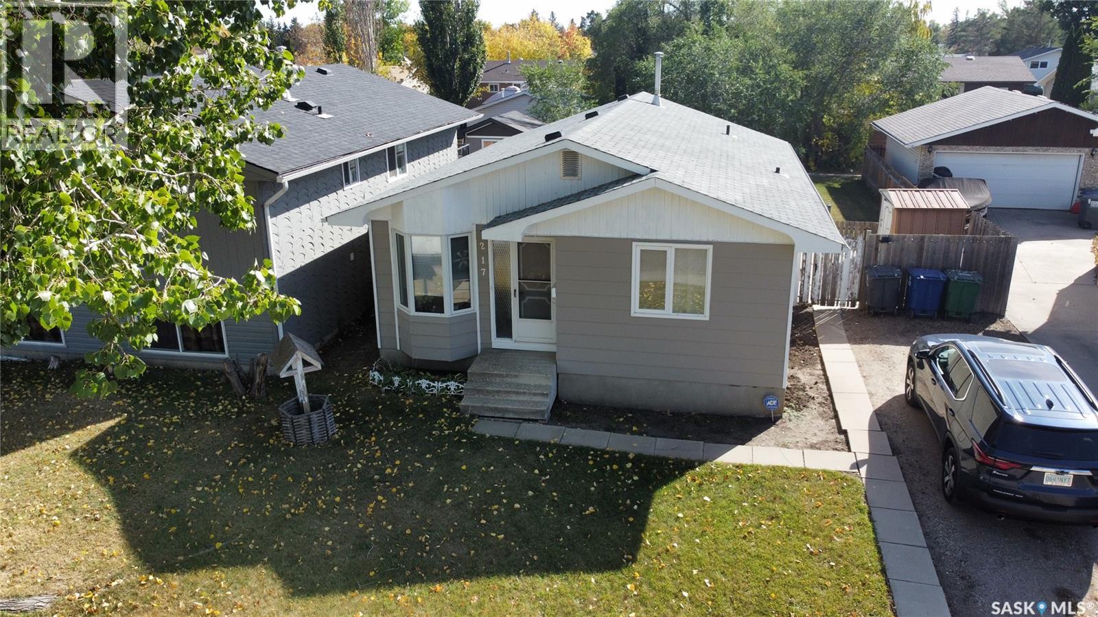 217 Meighen Cres, Saskatoon, SK S7L 4W4