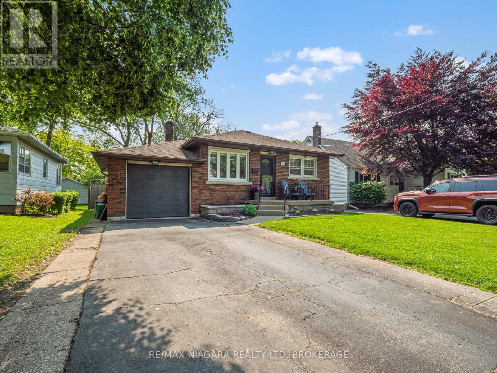 263 North St, Fort Erie, ON L2A 3R9