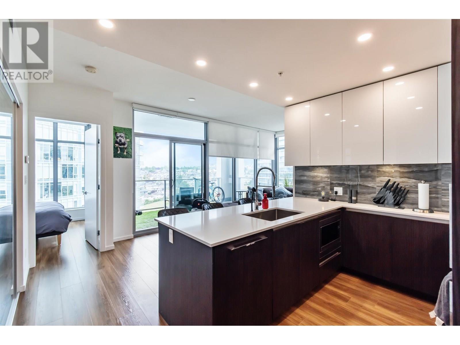 1888 Gilmore Avenue Unit 1801, Burnaby, BC V5C 0L2