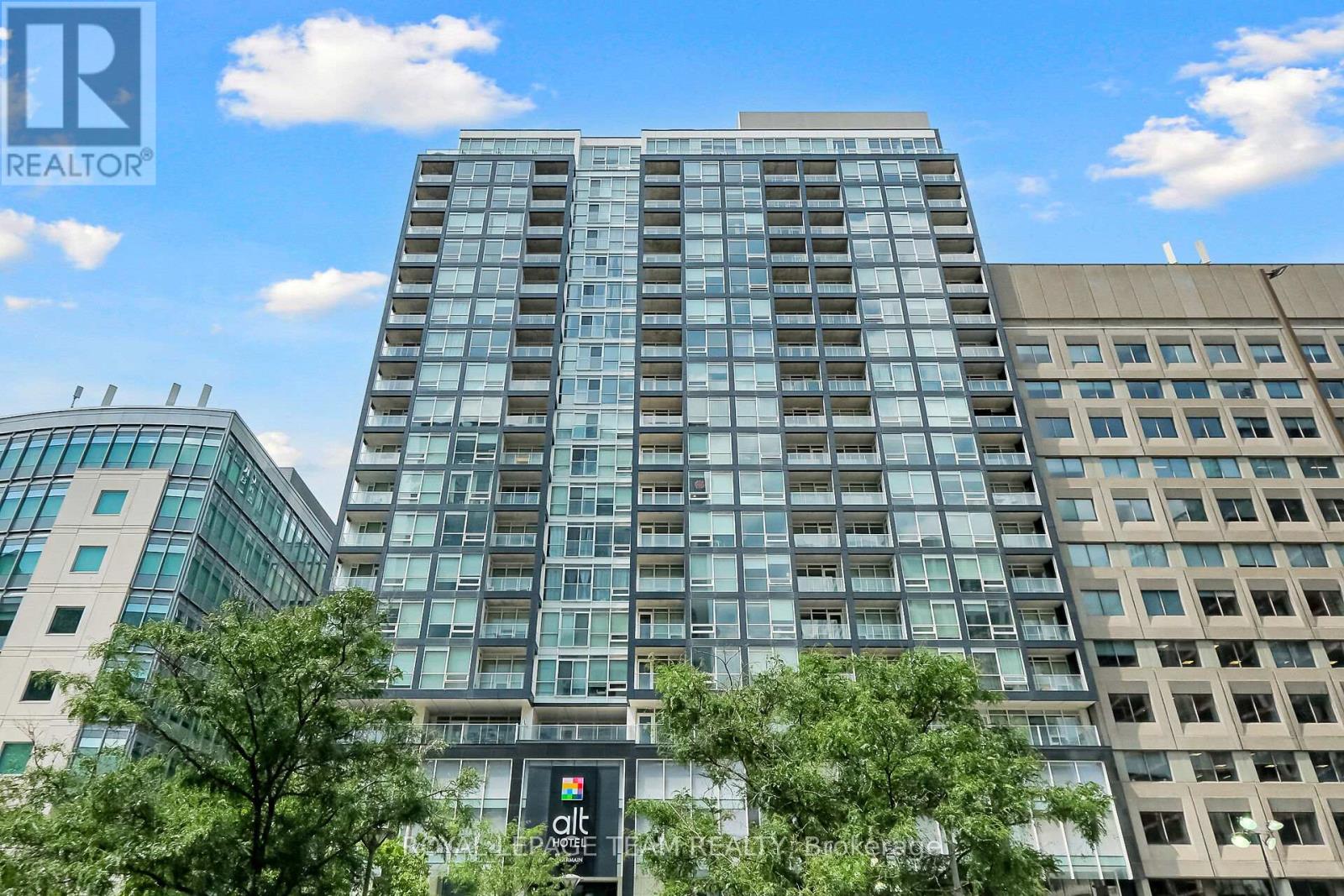 2204 199 Slater St, Ottawa, ON K1P 0C8
