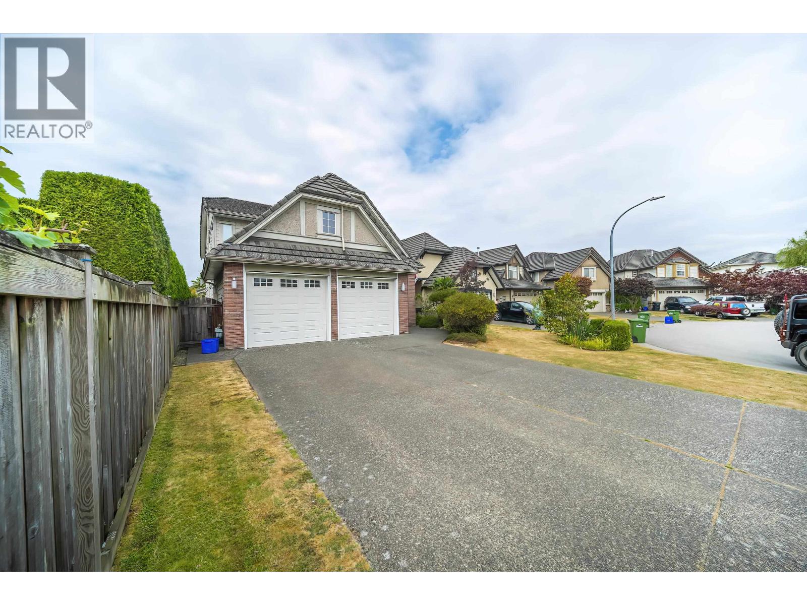6291 Semlin Ct, Richmond, BC V7C 5S3