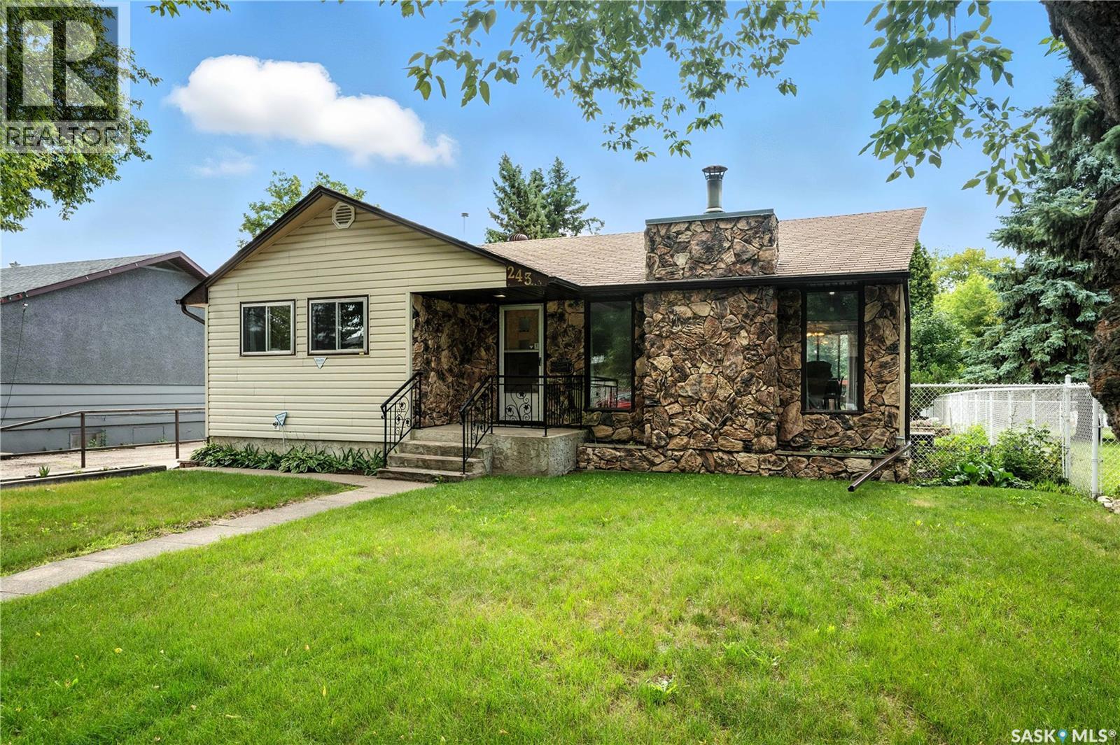 243 25 Street West, Prince Albert, SK S6V 4P4