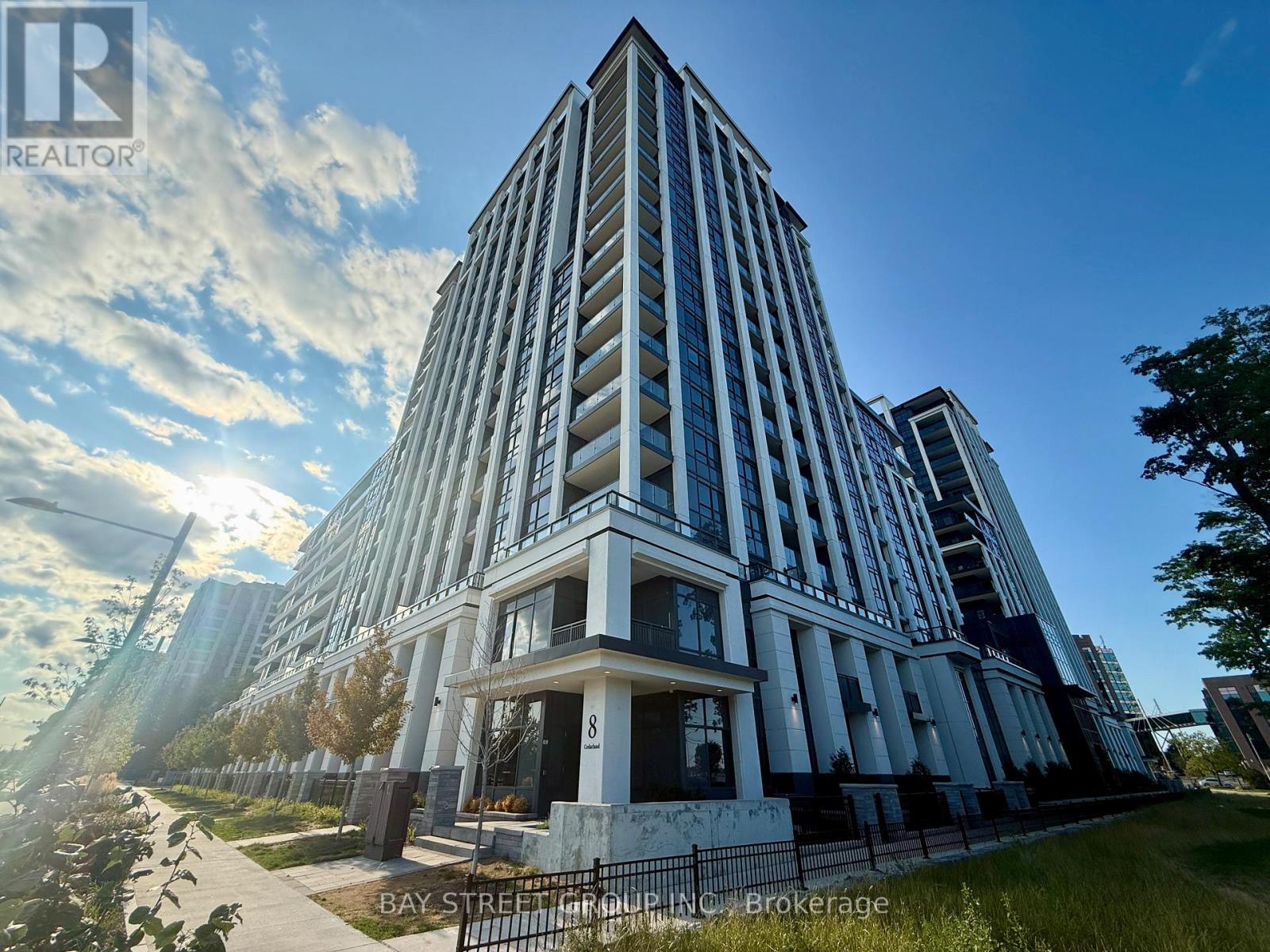 8 Cedarland Dr, Markham, ON L6G 0H4