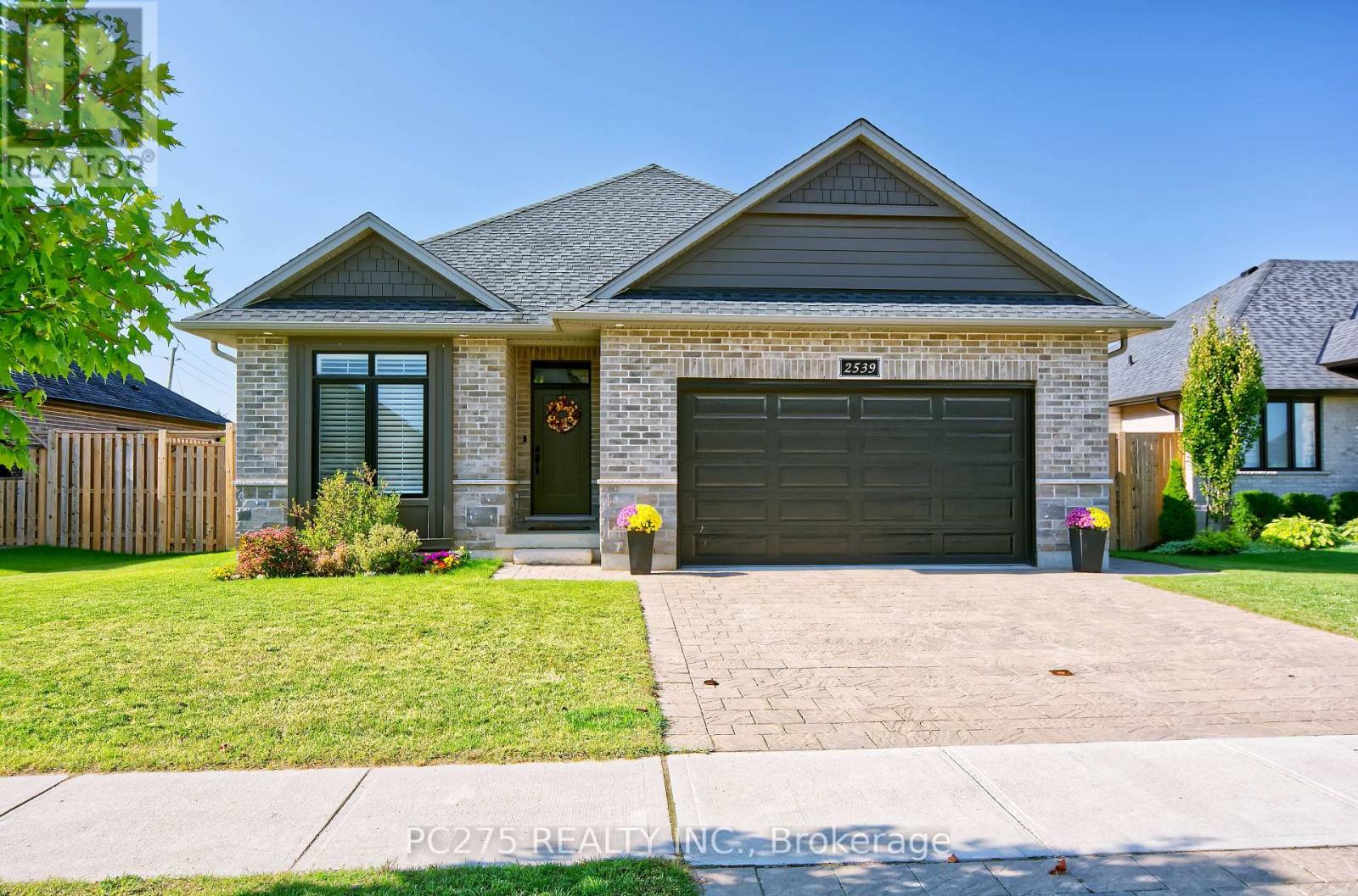 2539 Bond St, Strathroy-Caradoc, ON N0L 1W0