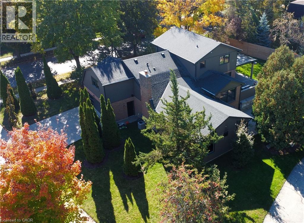 284 Old Post Rd, Waterloo, ON N2L 5C1