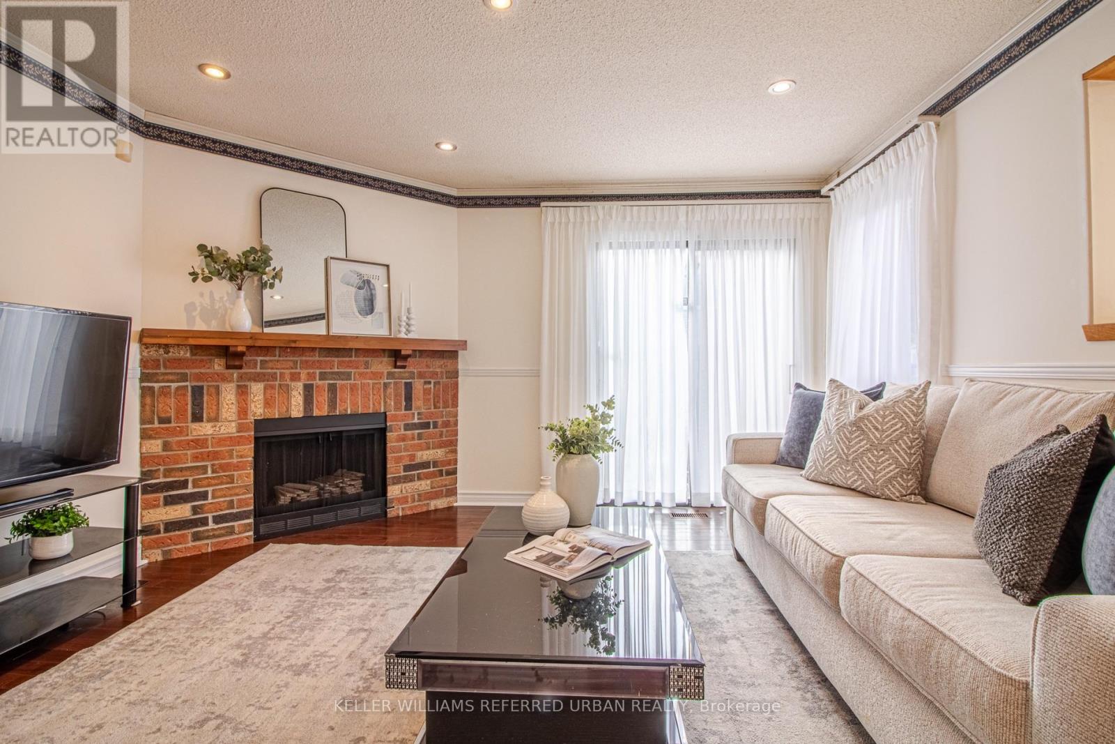 63 Holmbush Cres, Toronto, ON M1V 2Y8