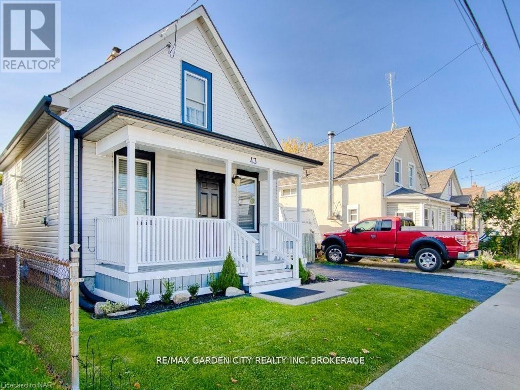 43 St George St, St. Catharines, ON L2M 5P5