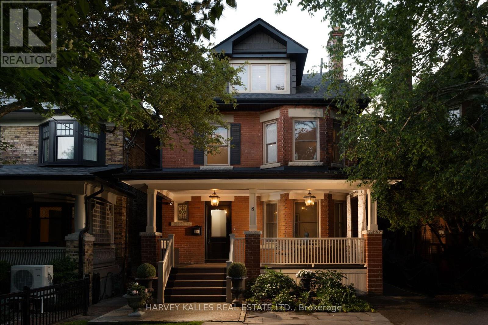 8 Edgewood Cres, Toronto, ON M4W 3A9