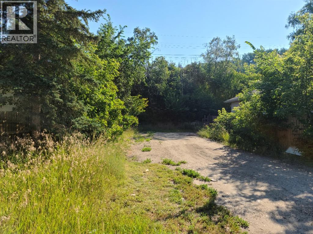 101 Street Unit 10821, Peace River, AB T8S 1L5