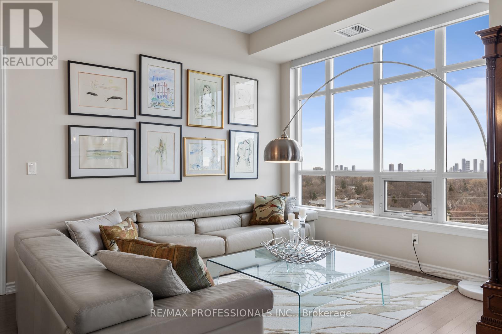 1203 1135 Royal York Rd, Toronto, ON M9A 4A7