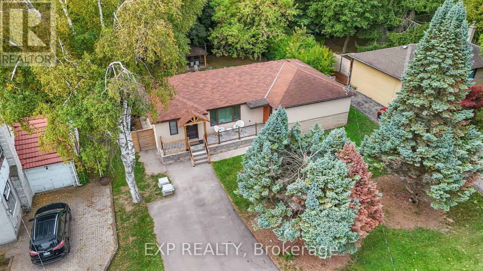 208 Glen Oak Dr, Oakville, ON L6K 2J2