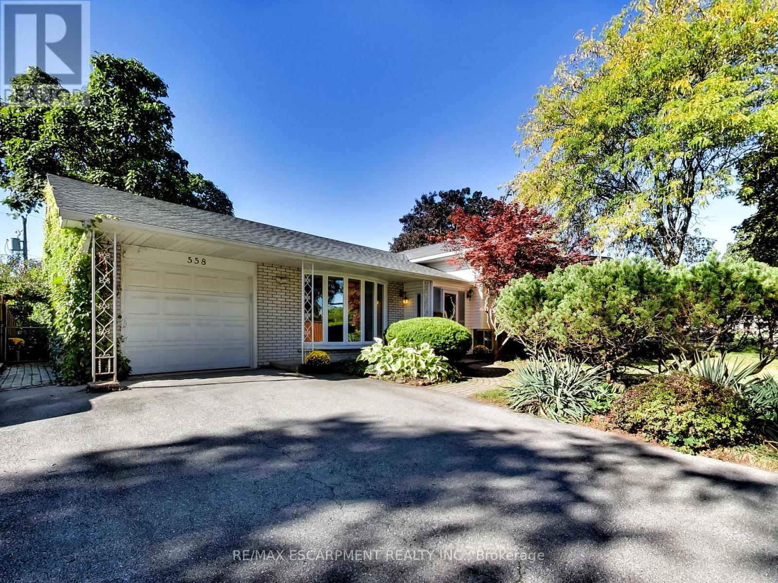 558 Parkside Cres, Burlington Appleby, ON L7L 4G9