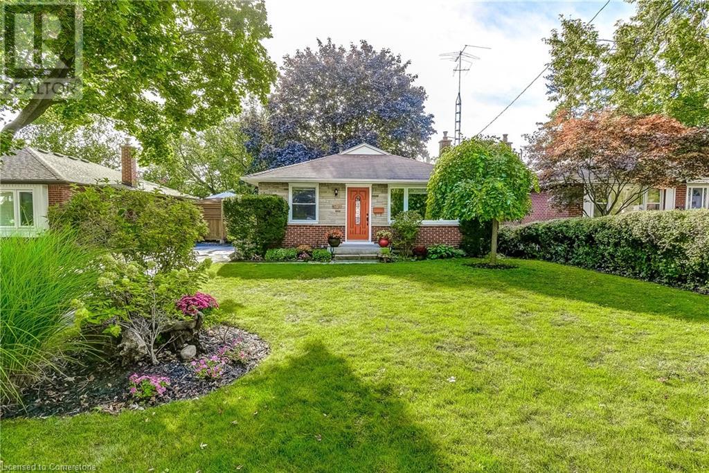 1216 De Quincy Cres, Burlington, ON L7P 1E1