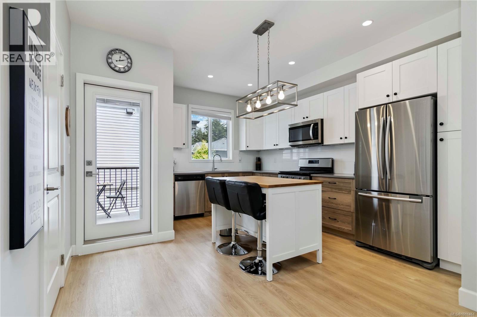 3351 Luxton Rd Unit 605 Rd, Langford, BC V9C 0P2