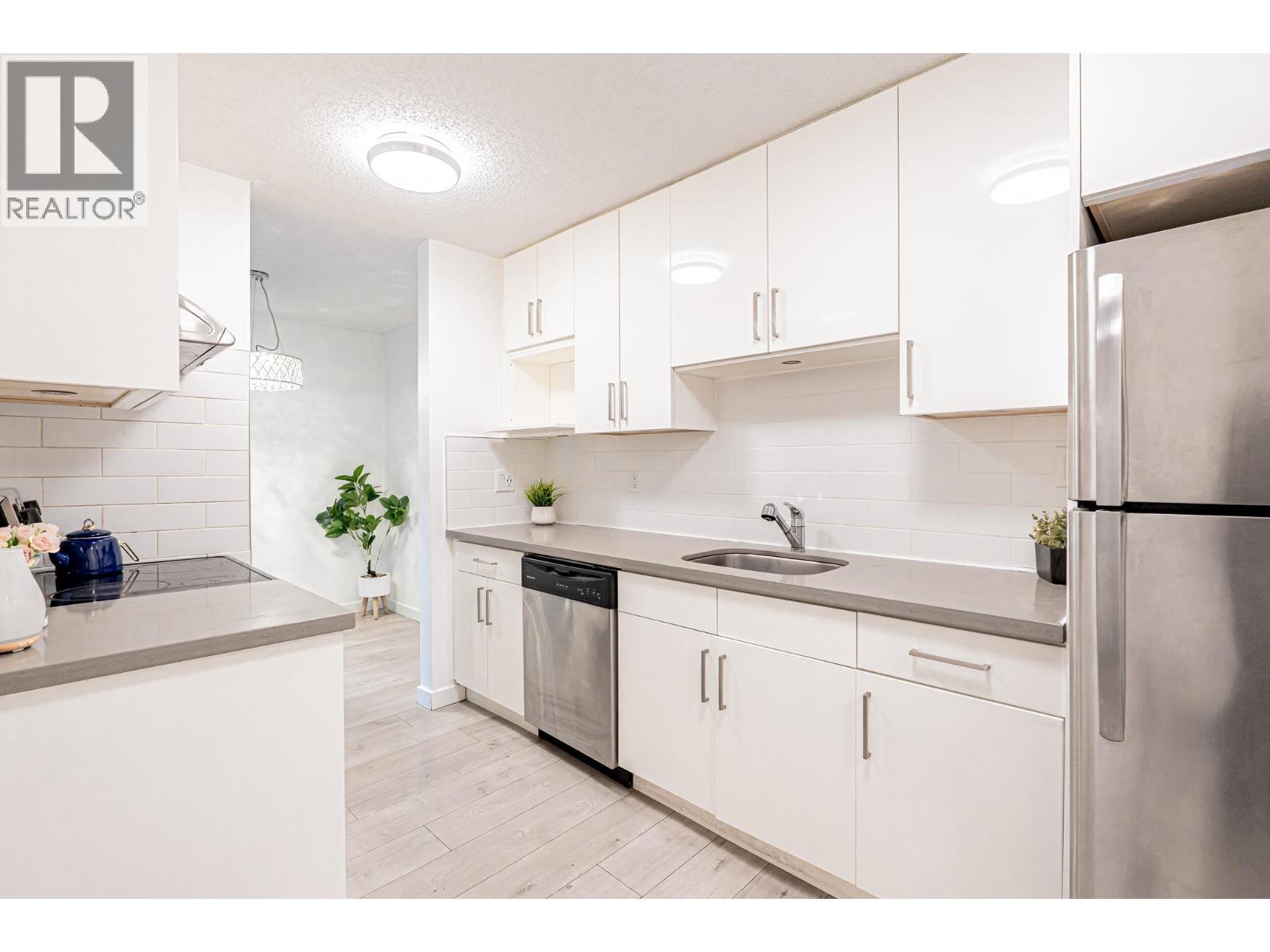 8591 Westminster Highway Unit 322, Richmond, BC V6X 3E2