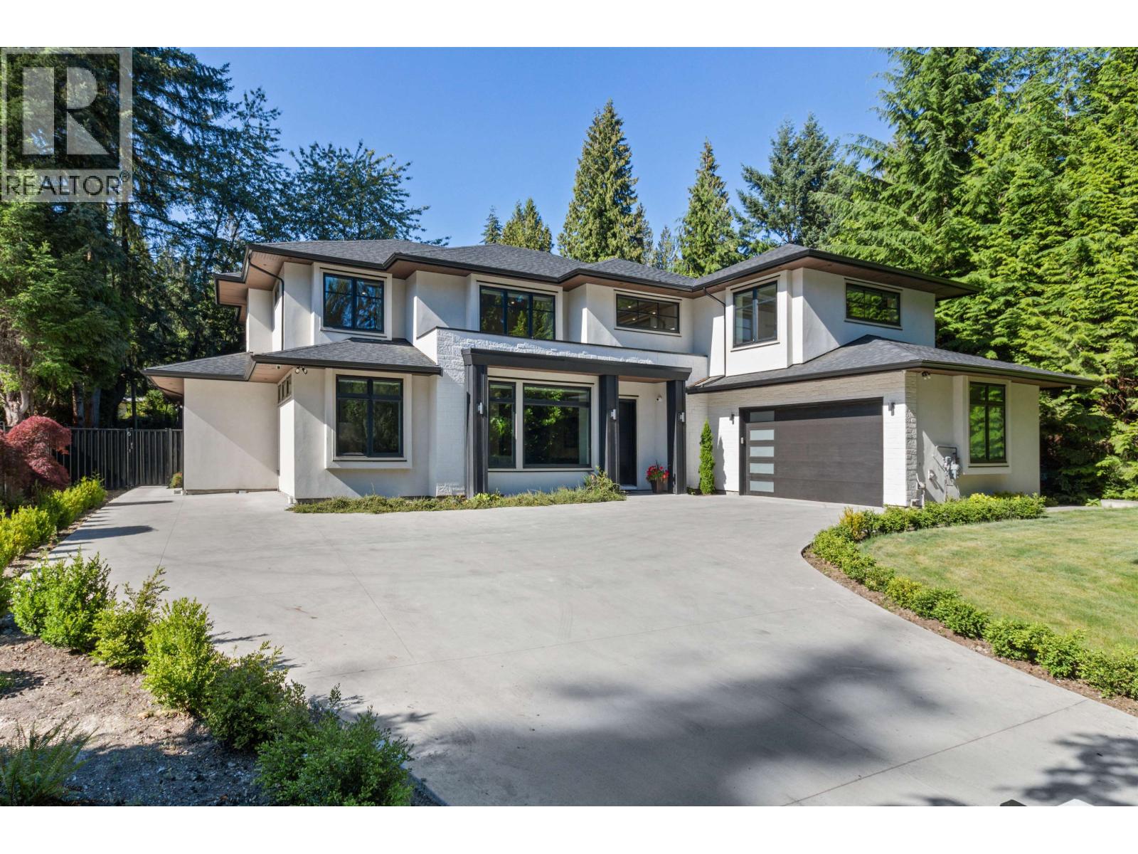 565 Mathers Ave, West Vancouver, BC V7S 1H4