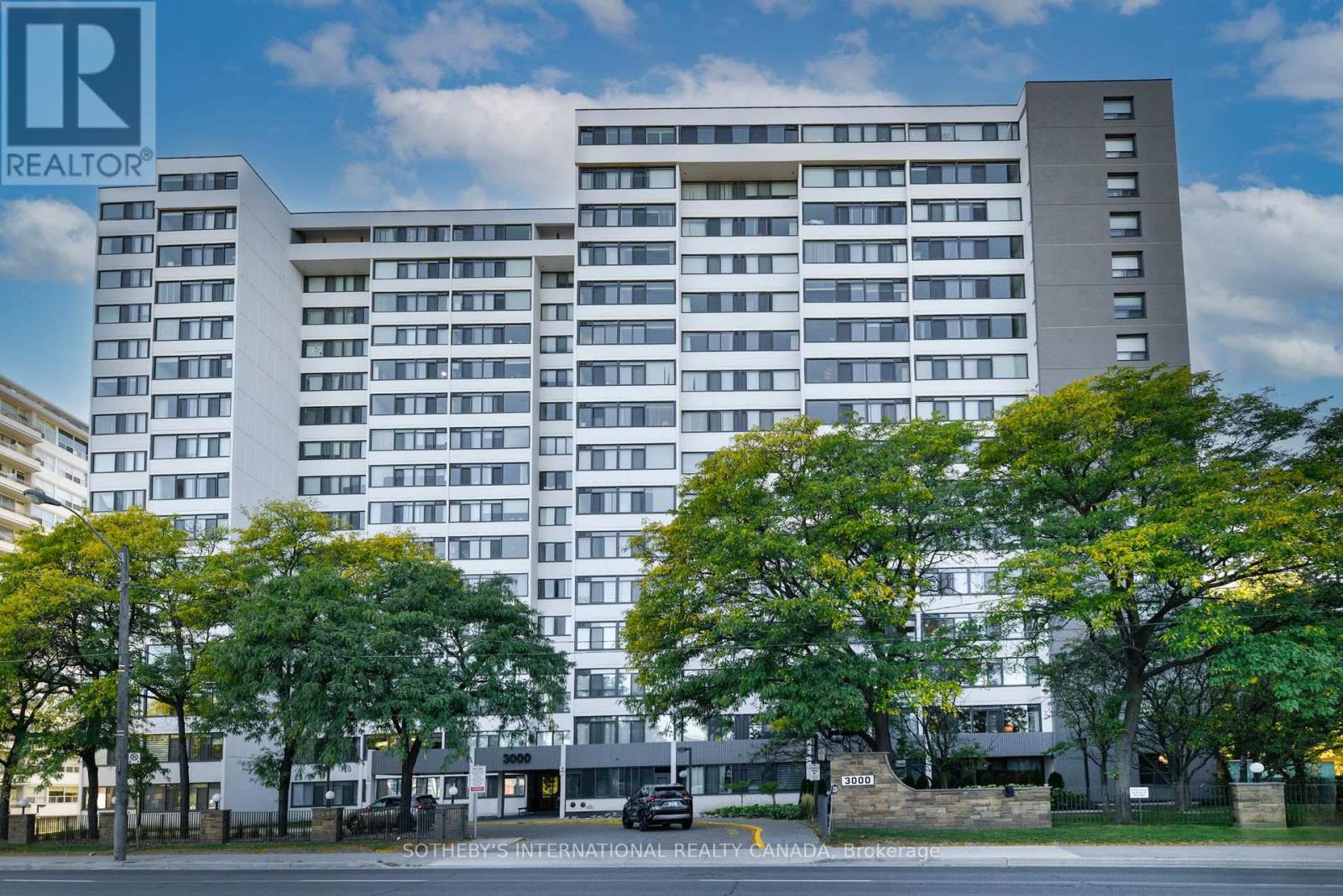 1205 3000 Bathurst St E, Toronto, ON M6B 3B4
