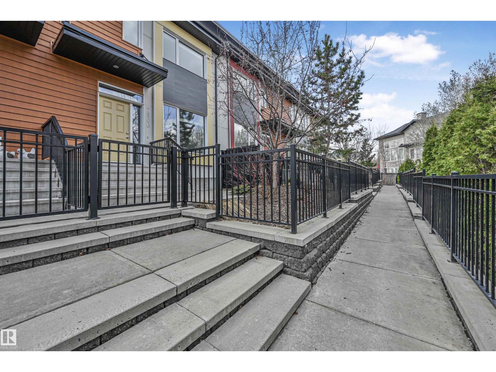 7506 May Cm NW, Edmonton, AB T6R 0G9