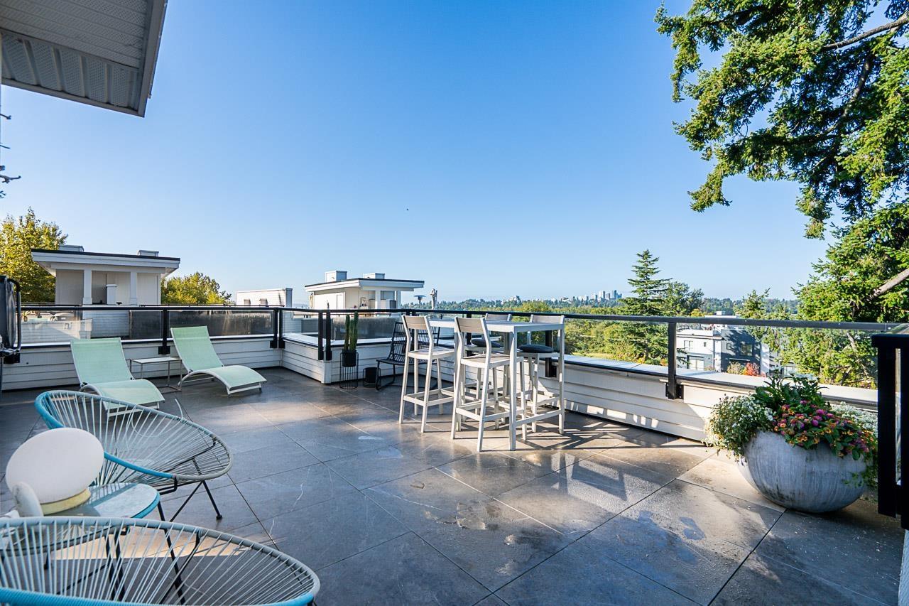 2218 Oak Meadows Drive Unit 235, Surrey, BC V3Z 0W6