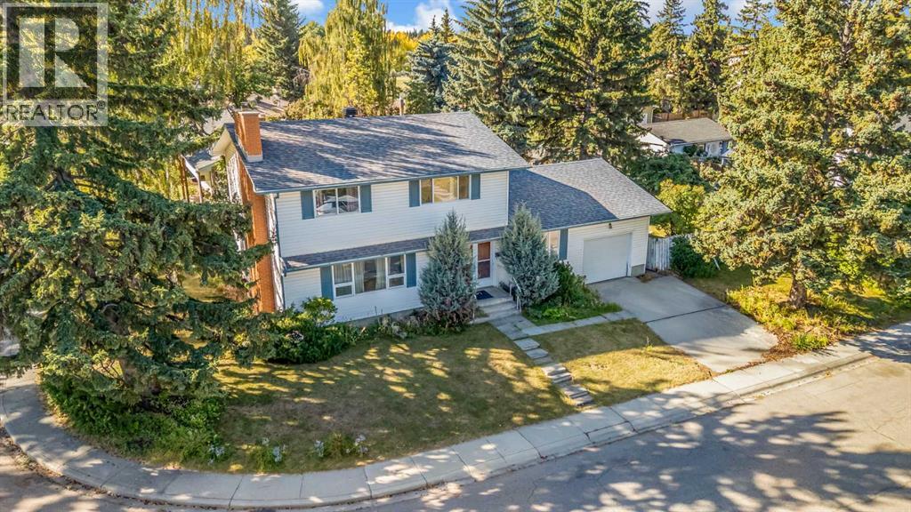 11027 Bradbury Dr SW, Calgary, AB T2W 1B1