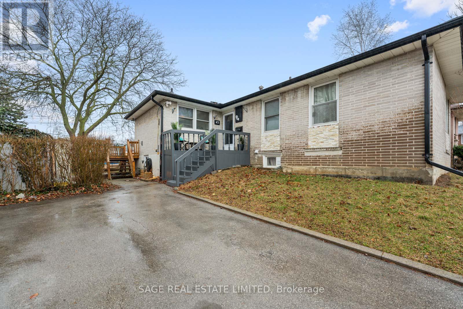 45 Dashwood Cres, Toronto, ON M9V 2N9
