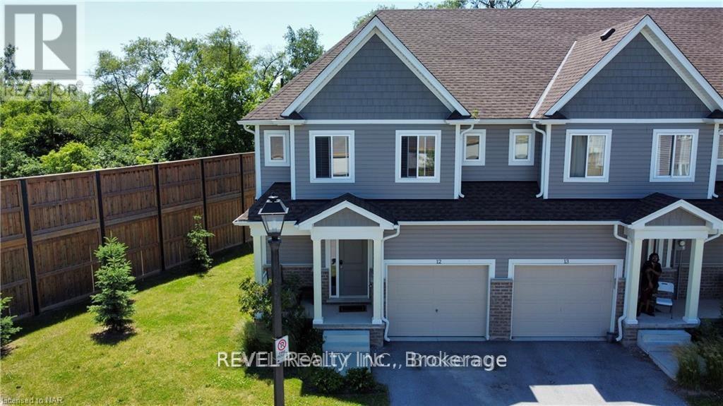 12 60 Canterbury Dr, St. Catharines, ON L2P 0E7