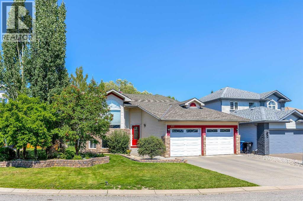 812 Diamond Ct SE, Calgary, AB T2J 7E2