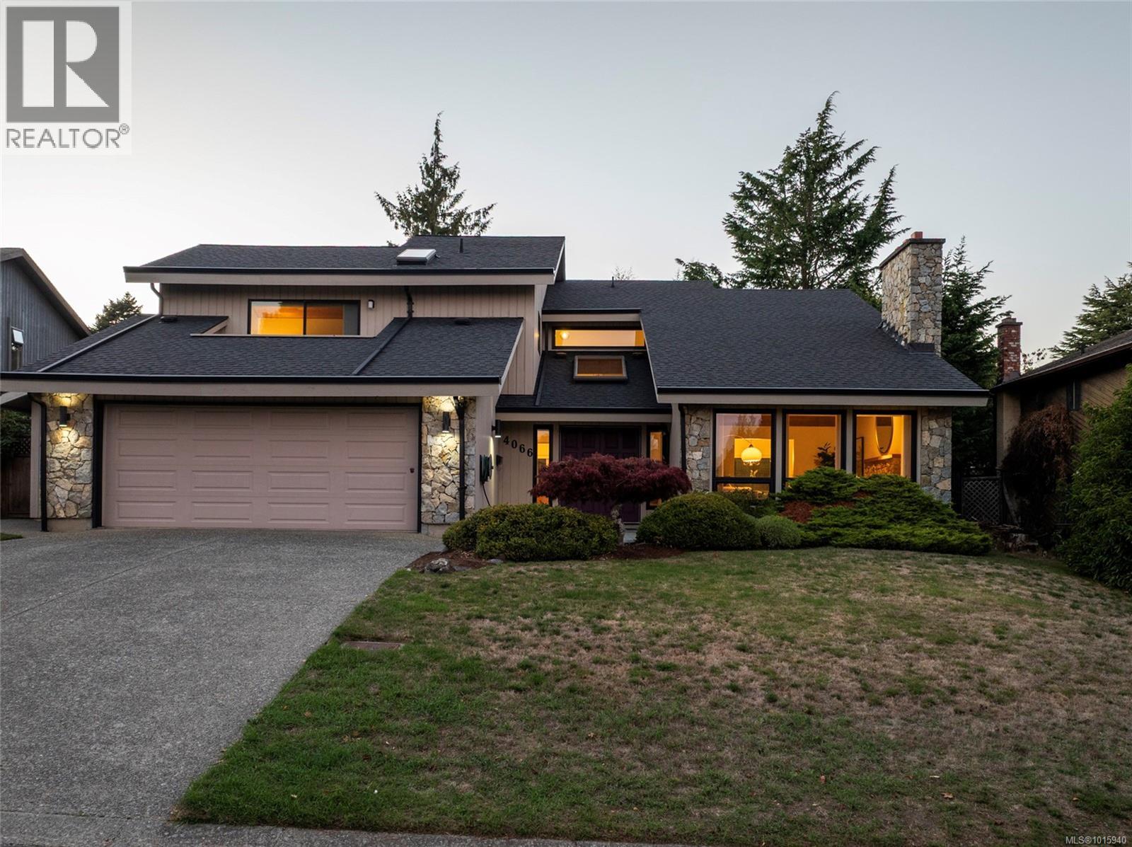4066 Jason Pl, Saanich, BC V8N 4T6