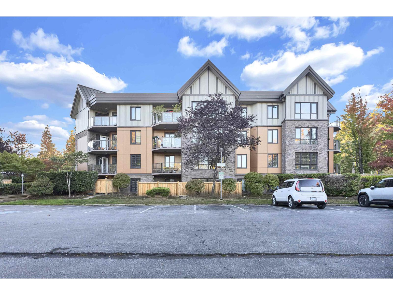 9978 148 Street Unit 106, Surrey, BC V3R 0P9