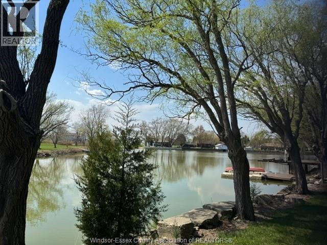 429 E Ruscom River Rd, Lakeshore, ON N0R 1S0