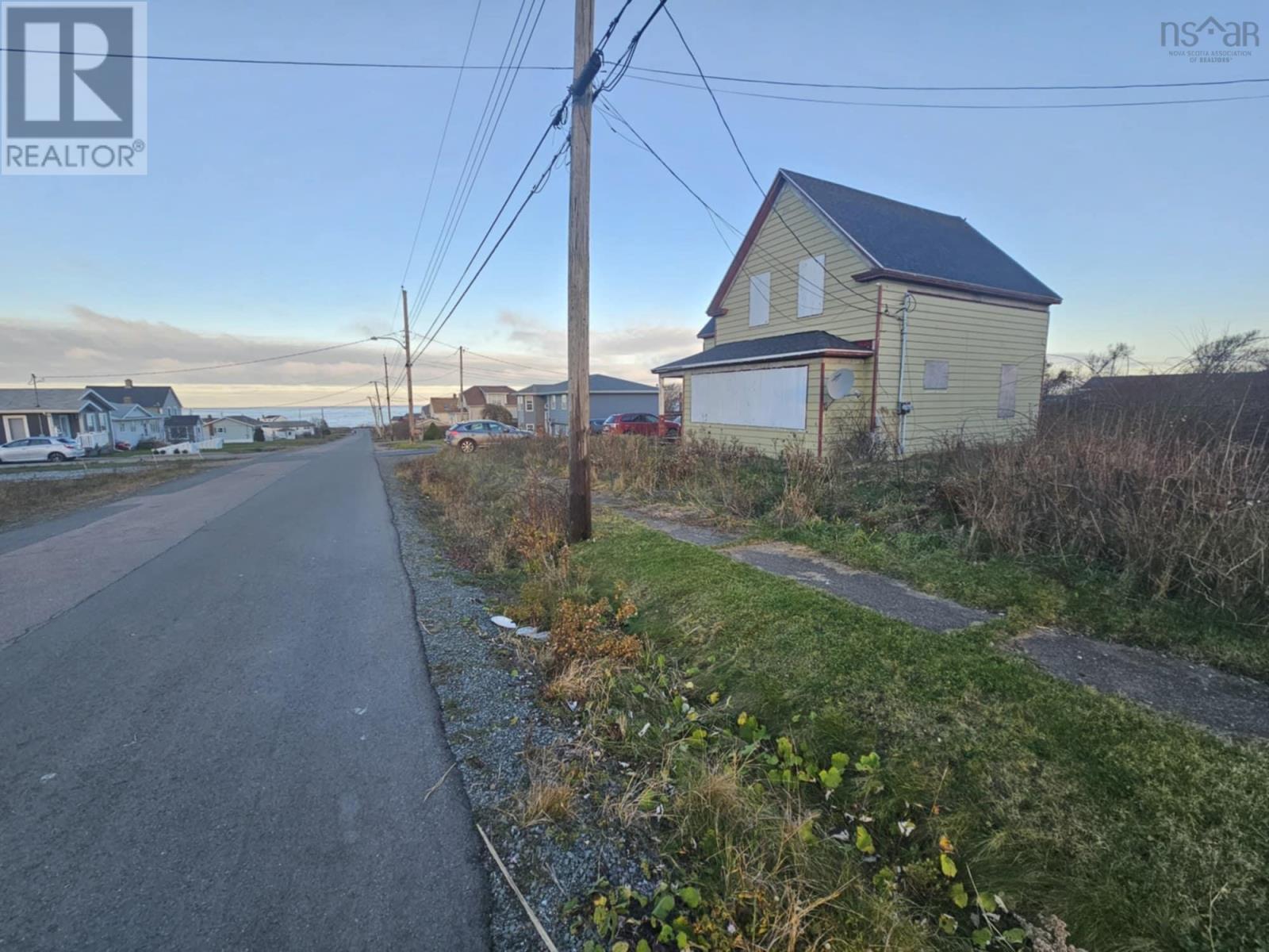 103 Ocean Ave, Glace Bay, NS B1A 3V5