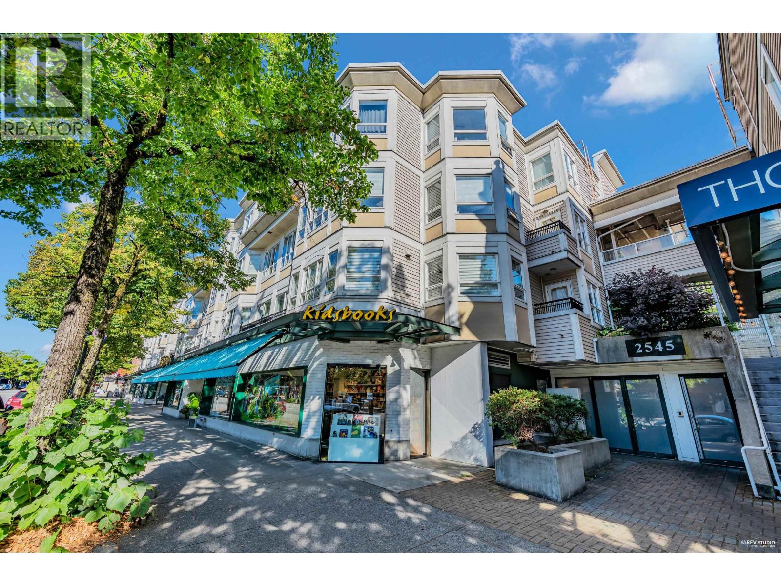 2545 W Broadway Unit 211, Vancouver, BC V6K 2E9