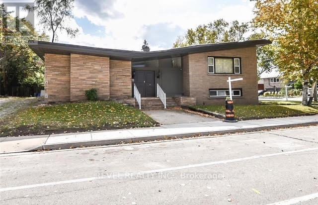 22 W Park Ave, Hamilton, ON L8S 3M4