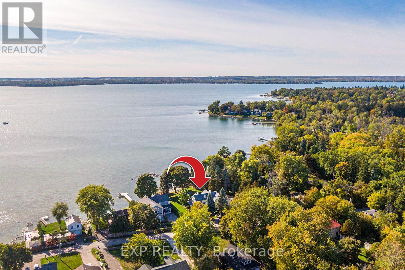 376 Lake Dr N, Georgina, ON L4P 3C8