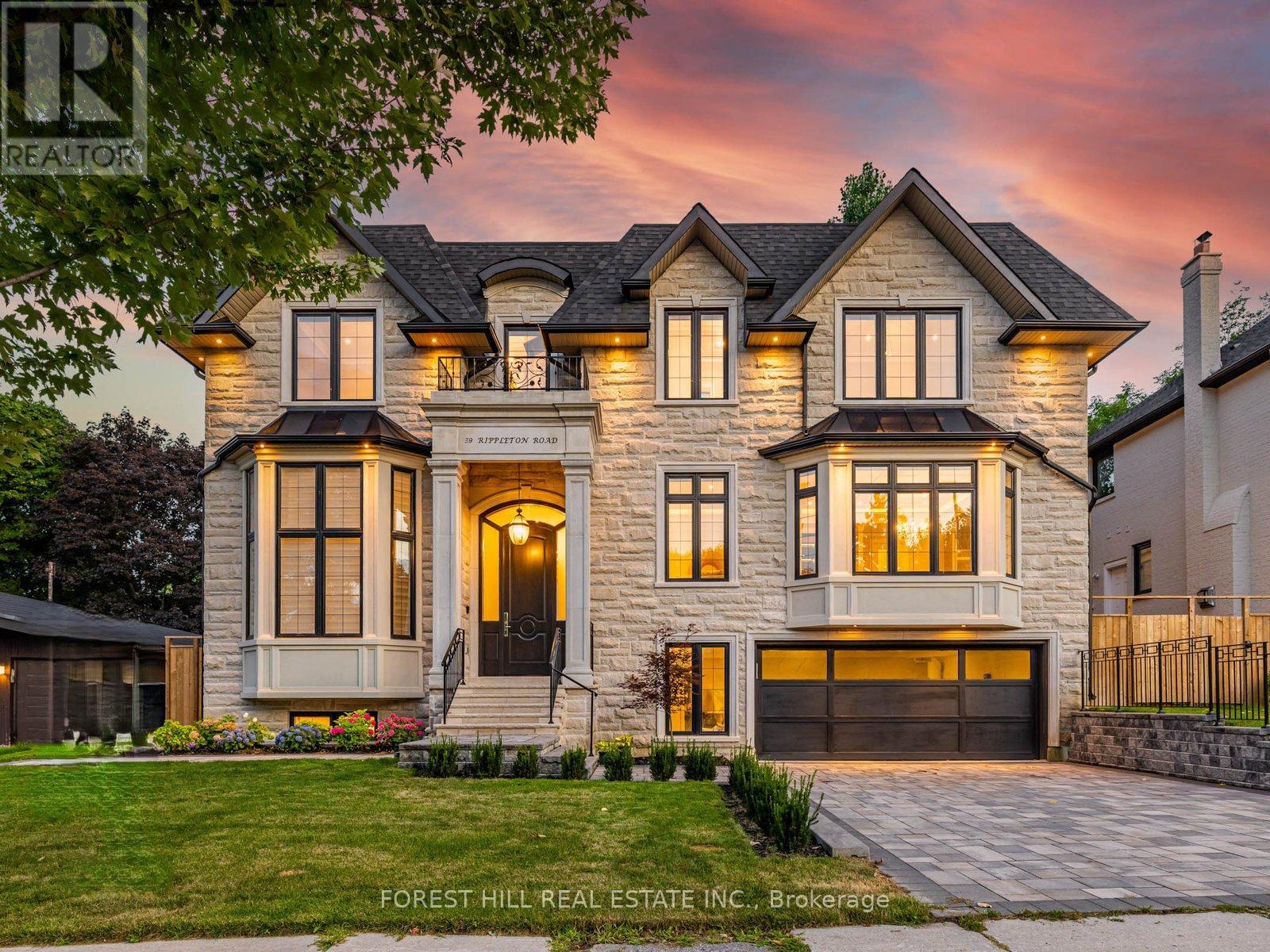 39 Rippleton Rd, Toronto, ON M3B 1H4